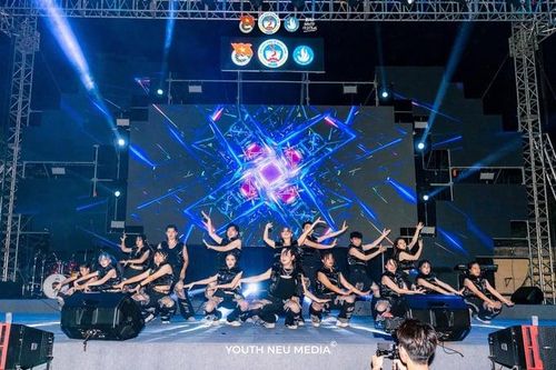 Bùng nổ với hơn 20.000 bạn trẻ thủ đô trong chương trình tuổi trẻ NEU