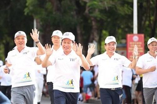 Bí thư Hải Phòng tham gia giải chạy dành cho học sinh, sinh viên S-Race