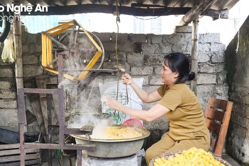 Làng quê xứ Nghệ no đủ nhờ bán sản phẩm từ con tằm