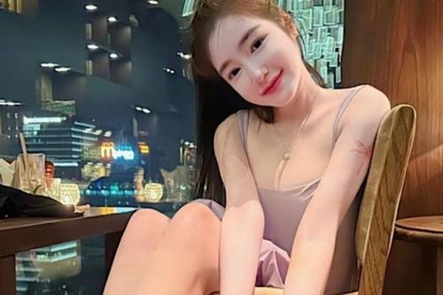 Đã là mẹ 2 con, hot girl một thời vẫn hút mọi ánh nhìn khi diện bikini siêu quyến rũ