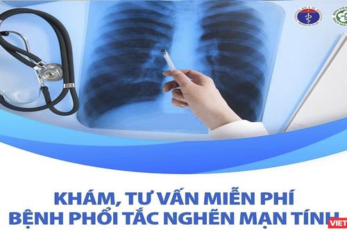Bệnh viện Bạch Mai khám, tư vấn miễn phí bệnh phổi tắc nghẽn mạn tính cho người dân