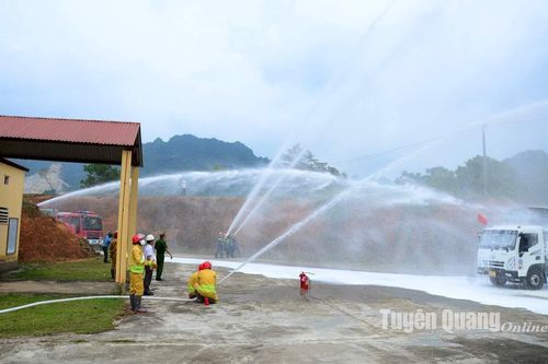 Chi nhánh Công nghiệp Hóa chất mỏ Hà Tuyên: Đơn vị đi đầu trong công tác đảm bảo an toàn, an ninh trật tự