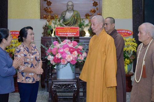 Chủ tịch Ủy ban MTTQVN TP.HCM và phái đoàn thăm Đức Pháp chủ GHPGVN