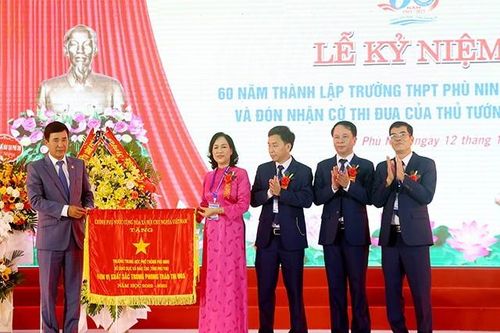 Phú Thọ: Trường THPT Phù Ninh kỷ niệm 60 năm thành lập và đón nhận Cờ thi đua của Chính phủ