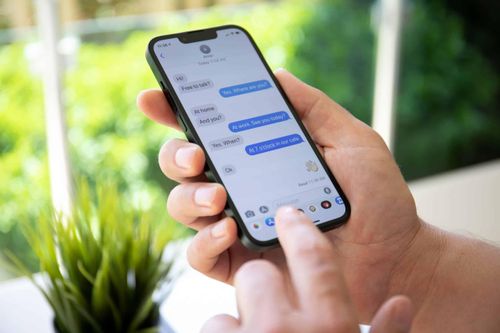 Google kêu gọi EU buộc Apple mở iMessage