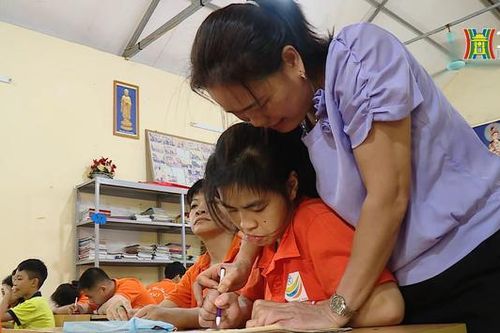 Cô giáo Hòa và lớp học đặc biệt | Người tốt quanh ta | 12/11/2023