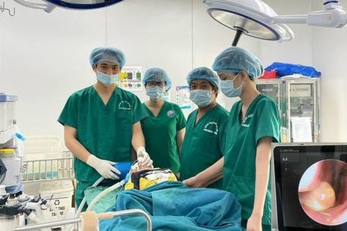 Hi hữu: Trẻ 4 tuổi mọc răng trong khoang mũi