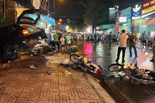'Xe điên' tông liên hoàn các xe khác khiến 3 người thương vong
