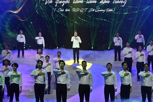 Chân dung 'tổng tài' với giọng hát vạn người mê trên sân khấu 30 năm SHB