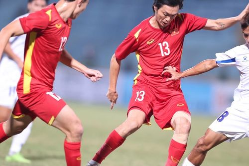 HLV Troussier có nhiều bất ngờ cho Philippines
