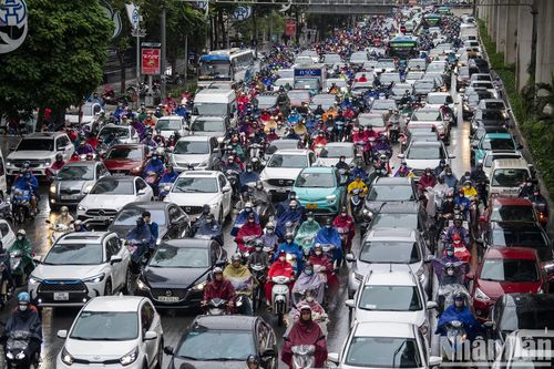 Hà Nội: Nhiều tuyến phố ùn tắc trong ngày mưa rét đầu tuần