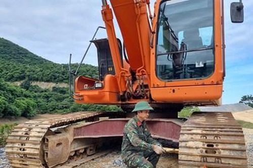Người lính thợ công binh trách nhiệm, tận tụy với công việc