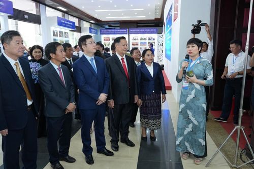 Ngày hội thắm tình hữu nghị đặc biệt Việt Nam – Lào