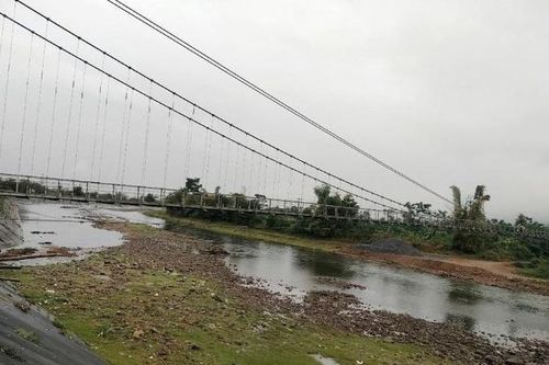 Yên Bái: Ra suối tắm cùng anh chị, bé gái 7 tuổi chết đuối