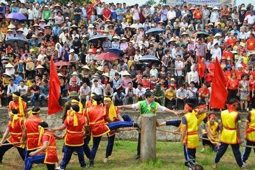 Lần đầu tổ chức Liên hoan trình diễn Nghi lễ và trò chơi kéo co tại Việt Nam