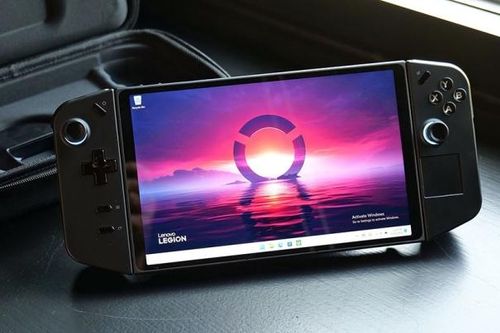 Lenovo công bố thiết bị chơi game cầm tay chạy Windows 11