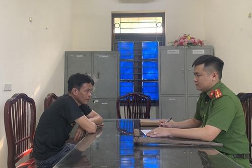 Hé lộ nguyên nhân khiến bé 6 tuổi bị vỡ lún xương trán khi tới nhà bố dượng chơi