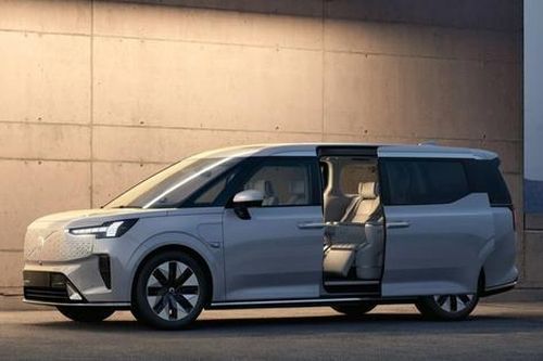 Cận cảnh xe điện EM90 - mẫu minivan đầu tiên của Volvo