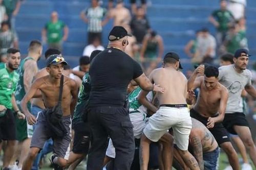 Bạo loạn ở Brazil, CĐV đuổi đánh cầu thủ