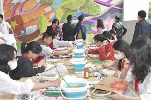 Phát động cuộc thi 'Hành trình mùa xuân lên rừng, xuống biển'