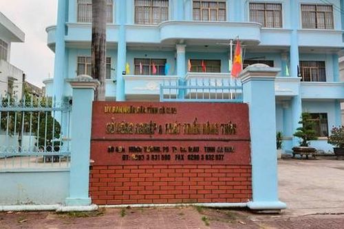 Đình chỉ chức vụ Chánh Thanh tra Sở Nông nghiệp Cà Mau