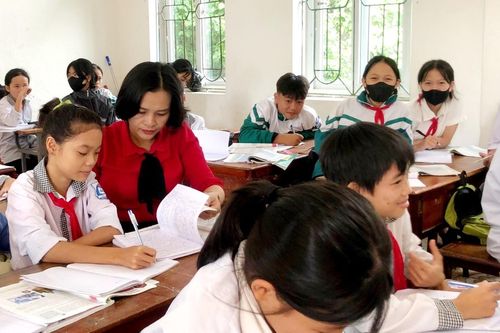 Nữ sinh định nhảy lầu và đề nghị bất ngờ của cô Như
