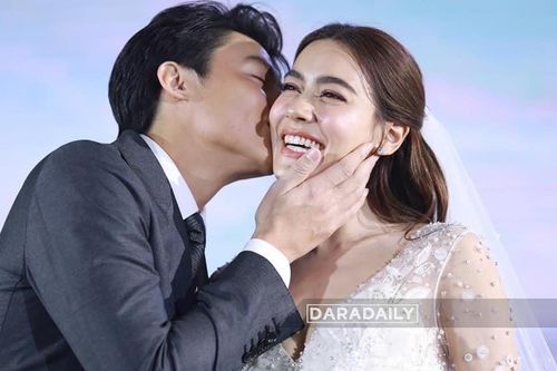 'Cặp sao đẹp nhất Thái Lan' hôn nồng cháy trong đám cưới cổ tích
