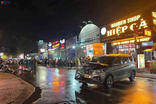 Tạm giữ tài xế liên quan vụ ôtô 'điên' tông hàng loạt phương tiện trên đường