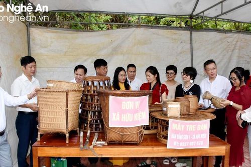Hội thảo 'Phát triển bền vững du lịch huyện Kỳ Sơn: Thực trạng và vấn đề'