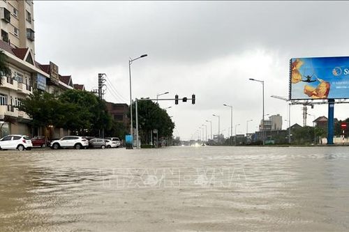 Mưa lớn, nhiều địa phương cho học sinh nghỉ học