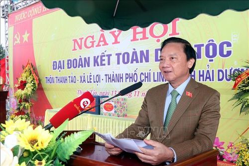 Phó Chủ tịch Quốc hội Nguyễn Khắc Định dự Ngày hội Đại đoàn kết tại Hải Dương