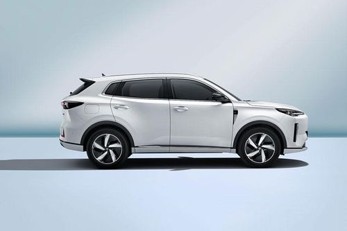 SUV lớn hơn Toyota Corolla Cross, tiêu thụ chỉ 1,33 lít xăng/100 km, giá hơn 420 triệu đồng