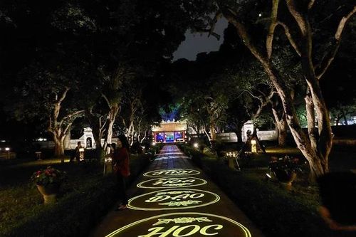 Tour du lịch đêm 'đánh thức' tiềm năng di sản