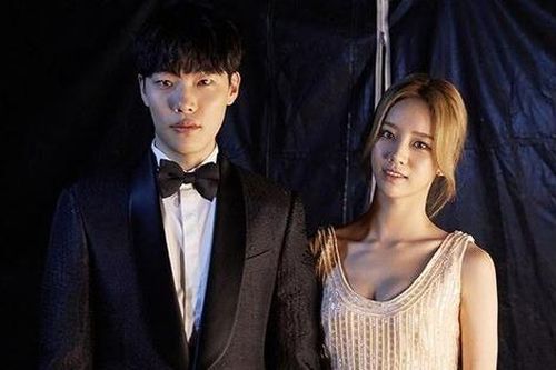 Hyeri và Ryu Jun Yeol chính thức 'đường ai nấy đi' sau 7 năm hẹn hò