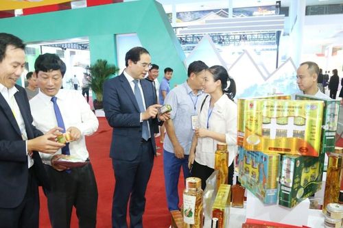 Thêm những cái 'bắt tay' kết nối, giao thương
