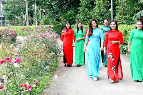 Thênh thang đường hoa nông thôn mới