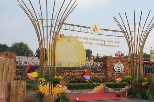 Chiêm ngưỡng những pho tượng Phật, La-hán tại Festival Bảo tồn và phát triển làng nghề VN
