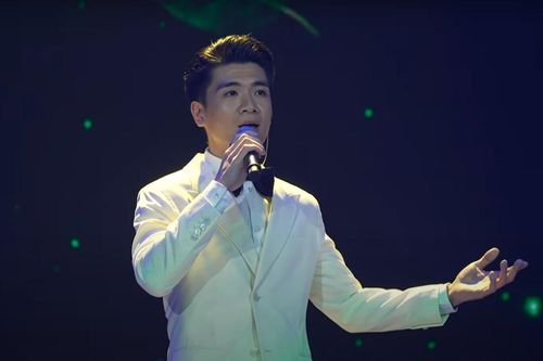 Doanh nhân Đỗ Quang Vinh 'tỏa sáng' trên sân khấu kỷ niệm 30 năm thành lập SHB