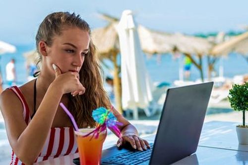 Bùng nổ xu hướng du lịch 'hot' của các phiên bản mới 'digital nomad' - du mục kỹ thuật số