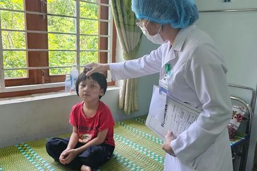 Làm gì khi bị viêm da do kiến ba khoang?