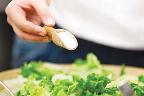 Kiểm soát lượng muối tiêu thụ hàng ngày sẽ giúp bạn khỏe mạnh hơn