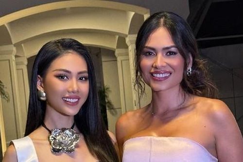 Bùi Quỳnh Hoa khoe sắc bên Miss Universe 2020 Andrea Meza, được fan Mexico ủng hộ