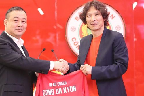 Ông Gong gần mà xa