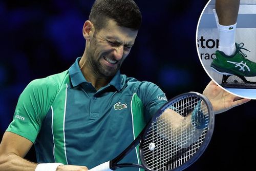 Vì sao Djokovic đập gãy 2 cây vợt cùng lúc ở trận ra quân tại ATP Finals?