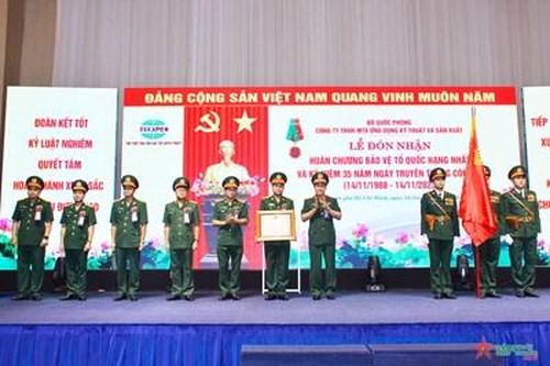 Thượng tướng Vũ Hải Sản dự Lễ đón nhận Huân chương Bảo vệ Tổ quốc hạng Nhất của Công ty TECAPRO