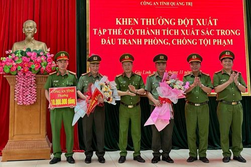 Công an tỉnh Quảng Trị khen thưởng đột xuất lực lượng bắt giữ vụ tàng trữ 18.000 viên hồng phiến