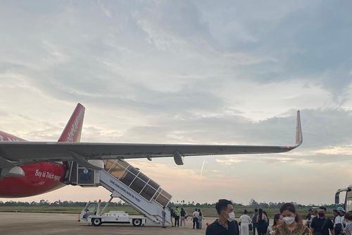 Ngành du lịch kêu cứu vì... thiếu 'nhạc trưởng' - Khó giảm giá vé máy bay