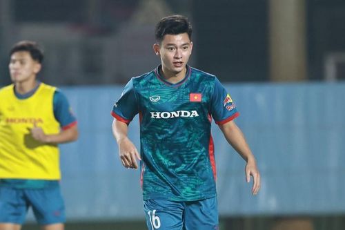 Tấm áo đội tuyển Việt Nam có 'vừa khít' với các tuyển thủ U23?