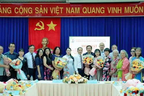 Gặp gỡ trí thức kiều bào có góp ý, hiến kế cho TPHCM