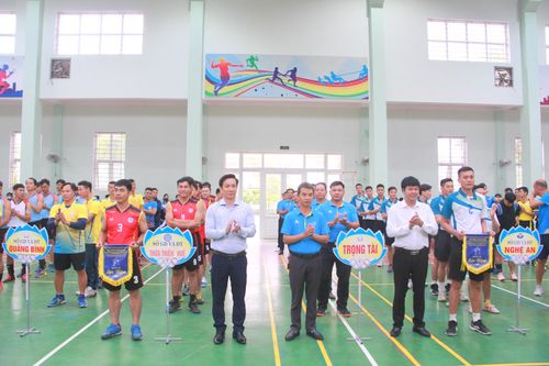 Chính thức khởi tranh Giải bóng chuyền ngành Giáo dục tranh Cúp Báo GD&TĐ lần 2